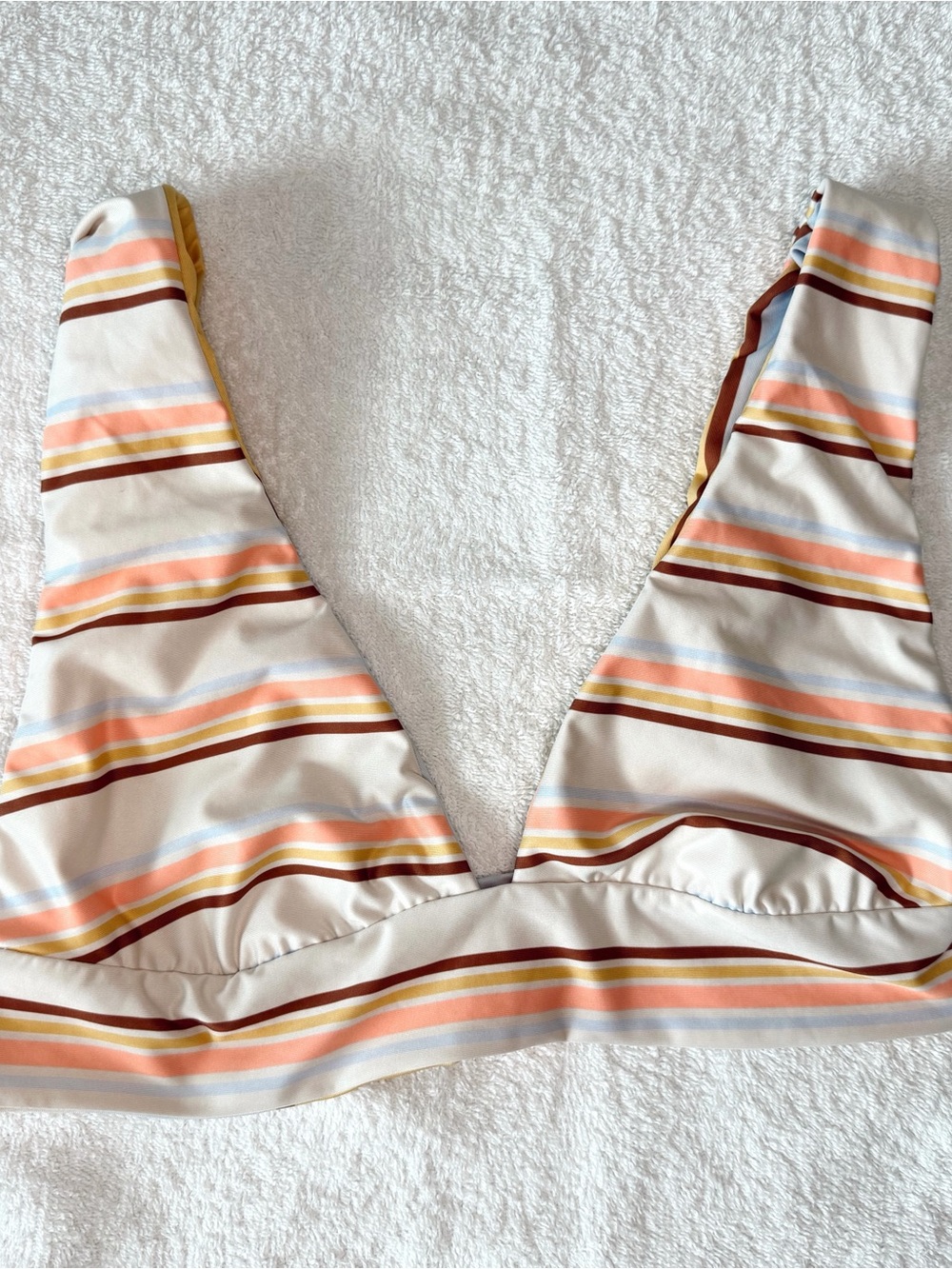 BILLABONG NEW WITH TAGS V-Neck Bikini Top in Cream, Peach & Brown